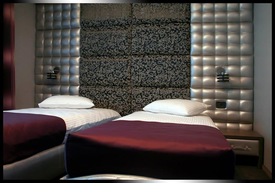 Hotel Aqua Târgu Jiu Extérieur photo