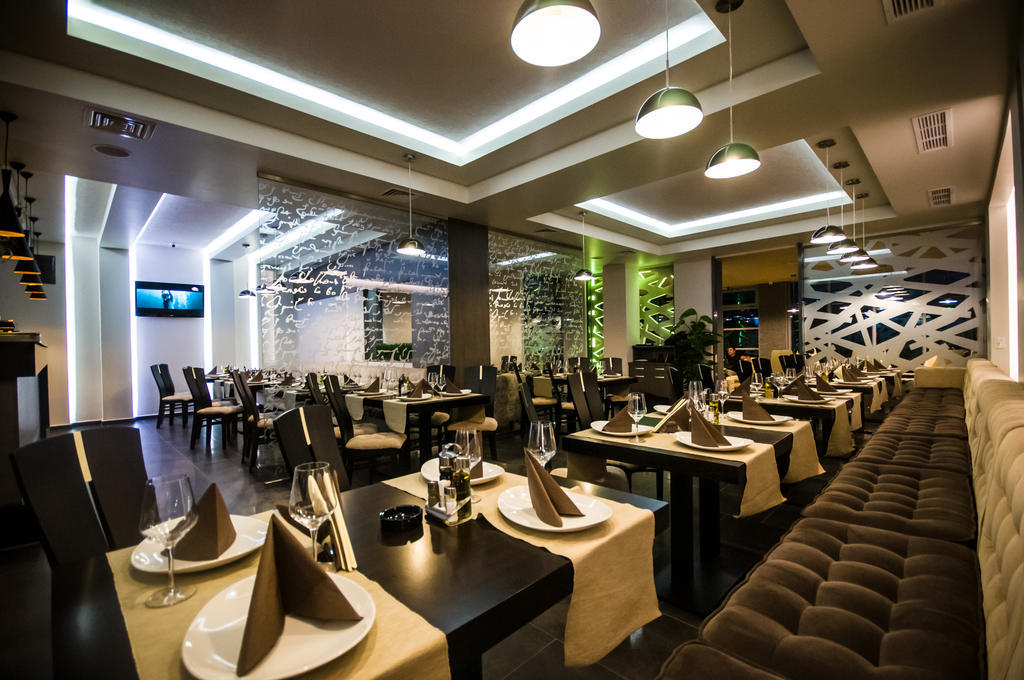 Hotel Aqua Târgu Jiu Extérieur photo