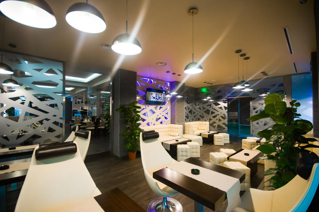 Hotel Aqua Târgu Jiu Extérieur photo